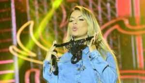 Arraiá do Berimbau: O’hara Ravick é homenageada com presente inusitado