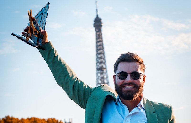 Alef Farias recebe prêmio em Paris e lança linha de cosméticos que encantam profissionais da área da beleza