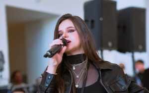 Rafaela Carrer divulga remix da música “Saudade Regressiva” com Djay L Beats