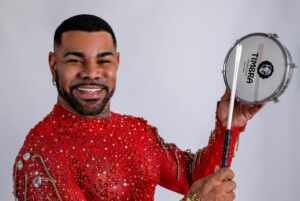 Anderson Reis se prepara reinado na bateria da Alegria do Vilar