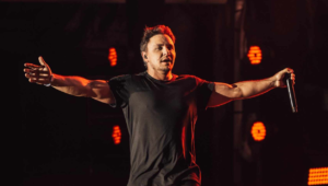 Em projeto marcante, Theo Rubia lança novo medley ao vivo com canções de sucesso