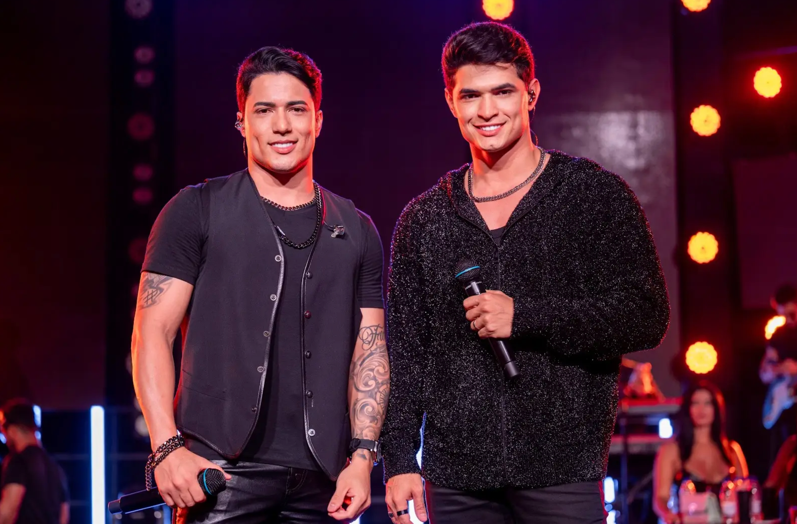 Jonatha e Cristiano lançam novo EP com identidade única em “Do Nosso Jeito” 17 Captura de Tela 2025 06 16 as 19.42.05