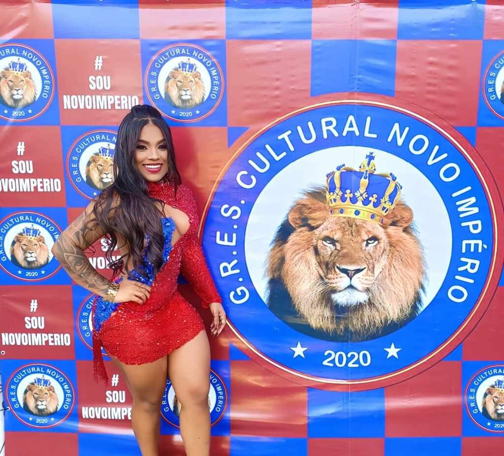 Rainha da escola, Caroline Lima marca presença na feijoada da vitória da Novo Império 11 Caroline Lima Novo Imperio 4