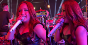 Mari Fernandez rasga calça durante show na Bahia e brinca com situação
