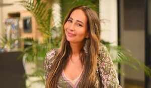 Amanda Fróes celebra sucesso nas redes e desabafa sobre transição e polêmicas