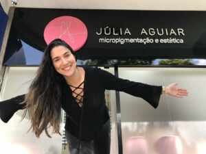 Julia Aguiar: A força técnica e criativa por trás da estética avançada no Brasil