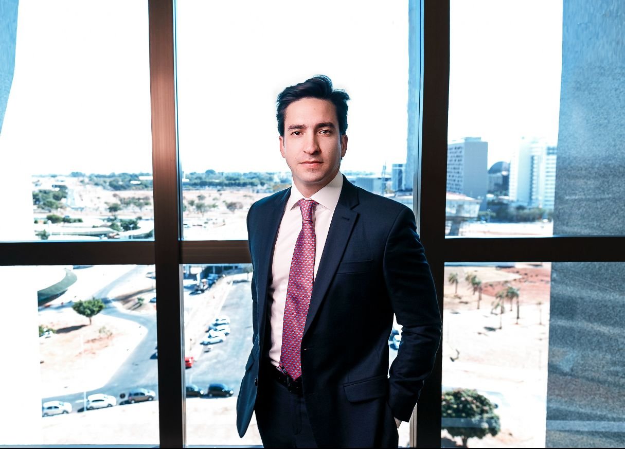 Capital Inteligente: livro revela os erros que sabotam a prosperidade financeira e ensina como superá-los com método prático e acessível 15 PHOTO 2025 06 03 15 34 54