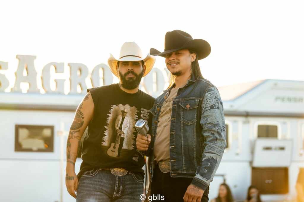 Us Agroboy lança projeto audiovisual “Respeita a Roça” e consolida agro-urbana no cenário musical Us Agroboy lança projeto audiovisual “Respeita a Roça” e consolida agro-urbana no cenário musical