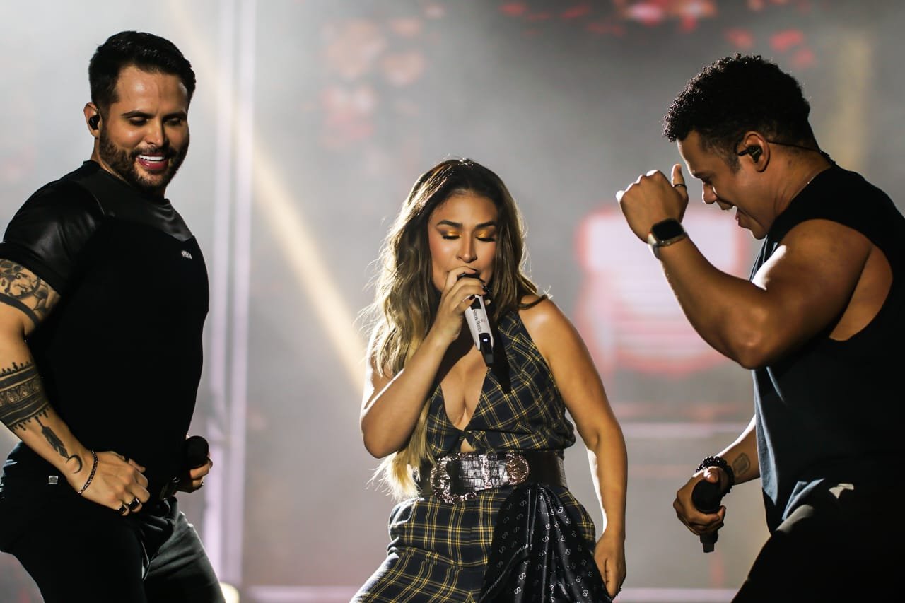 Estrelas da música nacional brilham no palco do Arraiá do Berimbau 27 Fotos: AG Fred Pontes