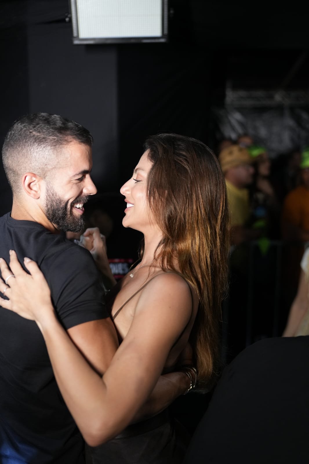 Mari Gonzalez recebe carinho de Pipo Marques ao som de Bell Marques no Arraiá do Berimbau 23 Fotos: AG Fred Pontes