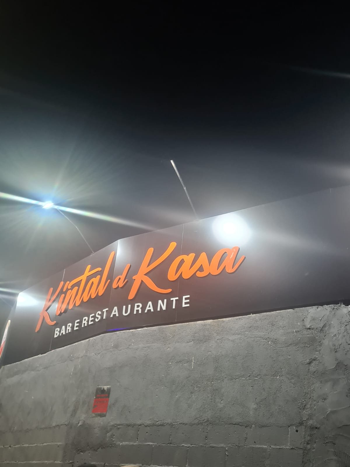 Elenco de Vale Tudo se reúne em animada festa junina nos bastidores das gravações