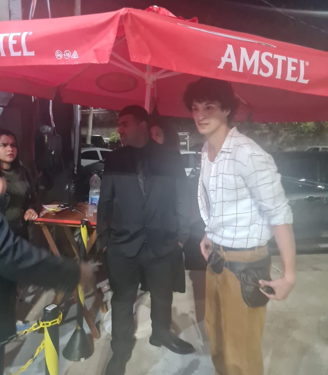 Elenco de Vale Tudo se reúne em animada festa junina nos bastidores das gravações