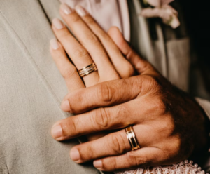 Guia completo para escolher a aliança de casamento perfeita