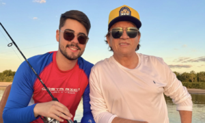 Ao lado pai Chitãozinho, Enrico vive dias de conexão e natureza no Rio Araguaia