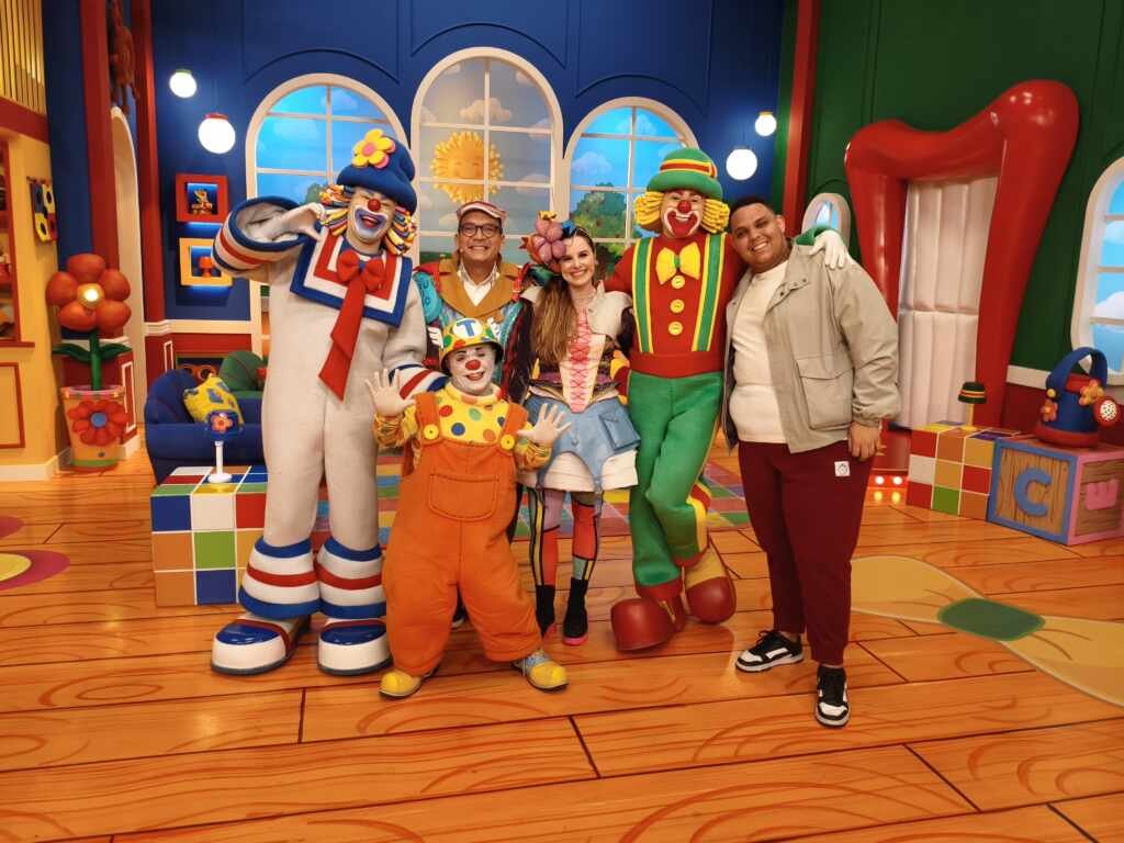 Tio Bruninho e Tia Carol conquistam o Brasil com música infantil educativa