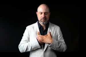 Vinicius Iracet revela os principais ensinamentos para quem deseja ouvir a voz de Deus