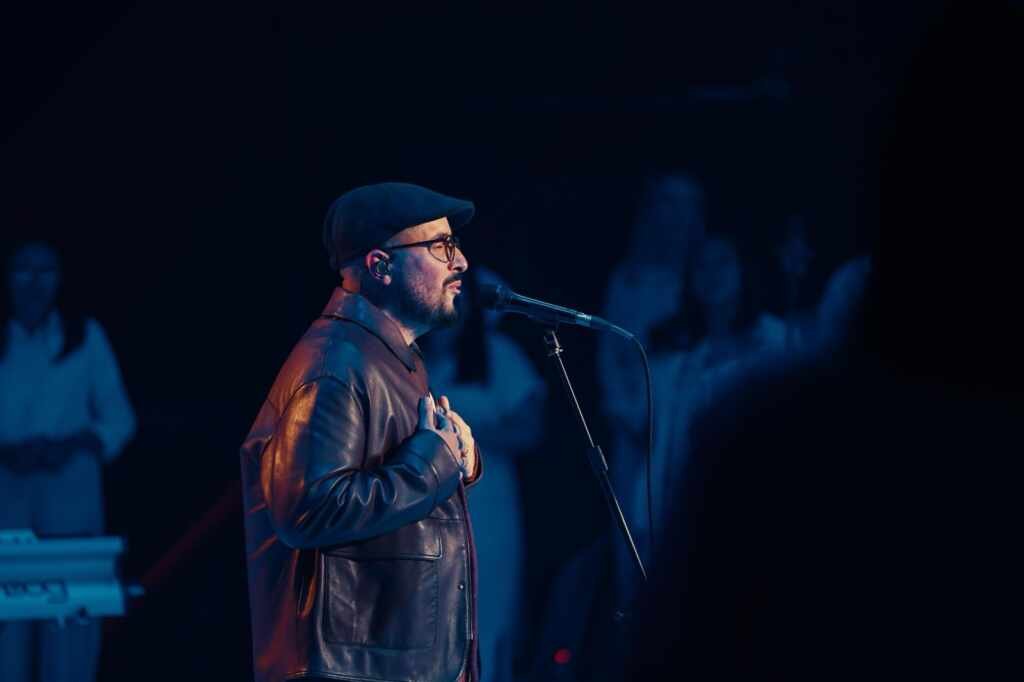 Isaías Saad retorna com “Altar Invisível”, seu novo projeto autoral após 2 anos de silêncio criativo