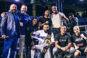 Com o apoio de Luiz Otávio Mesquita, Nego do Borel vence mais uma luta de boxe
