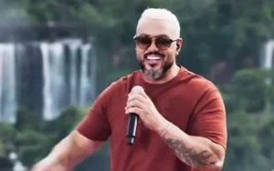 Belo apresenta maratona de sucessos em show dançante no Qualistage
