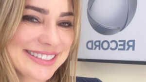 Rachel Sheherazade volta à Record no comando da nova temporada de “Acumuladores”