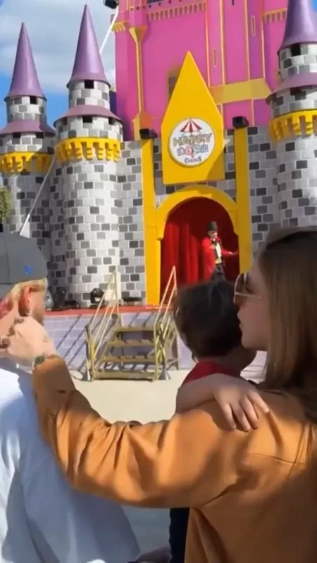 virginia foi carinhosa com ze felipe durante passeio com as filhas
