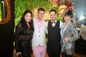 Beth Guzzo e Milene Pavorô prestigiam aniversário do tarólogo Val Couto e do cantor Kaddu Smith