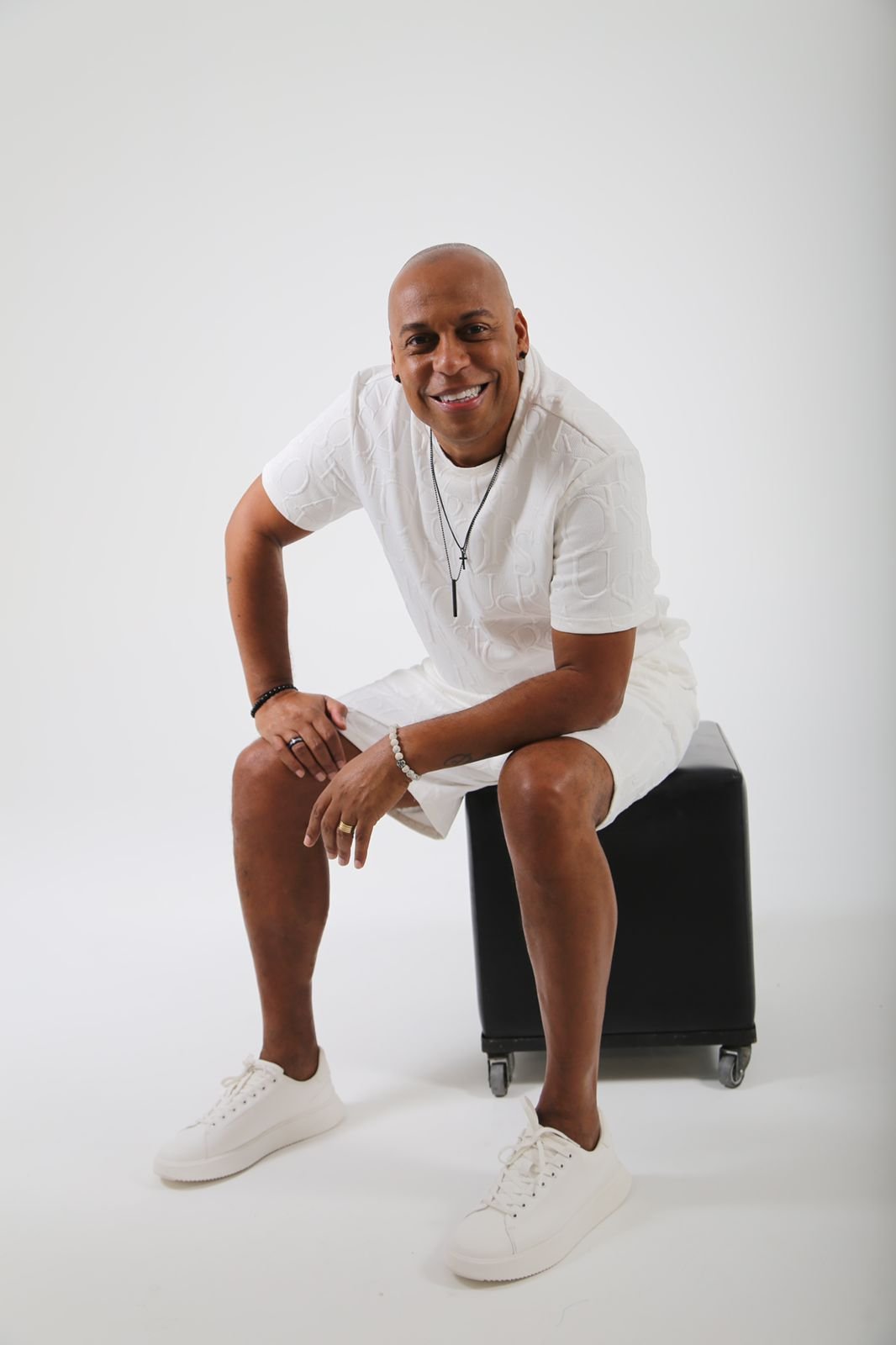 Délcio Luiz lança EP e prova que quem é rei nunca perde a majestade 17 IMG 20250801 WA0002