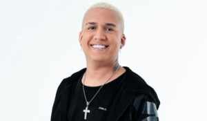 Paulinho, o novo fenômeno do pagode, lota plays e fecha com feras do gênero