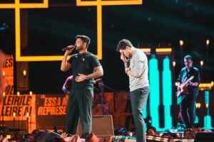 Fred & Fabricio gravam DVD em Goiânia com ingressos esgotados e placa de Diamante