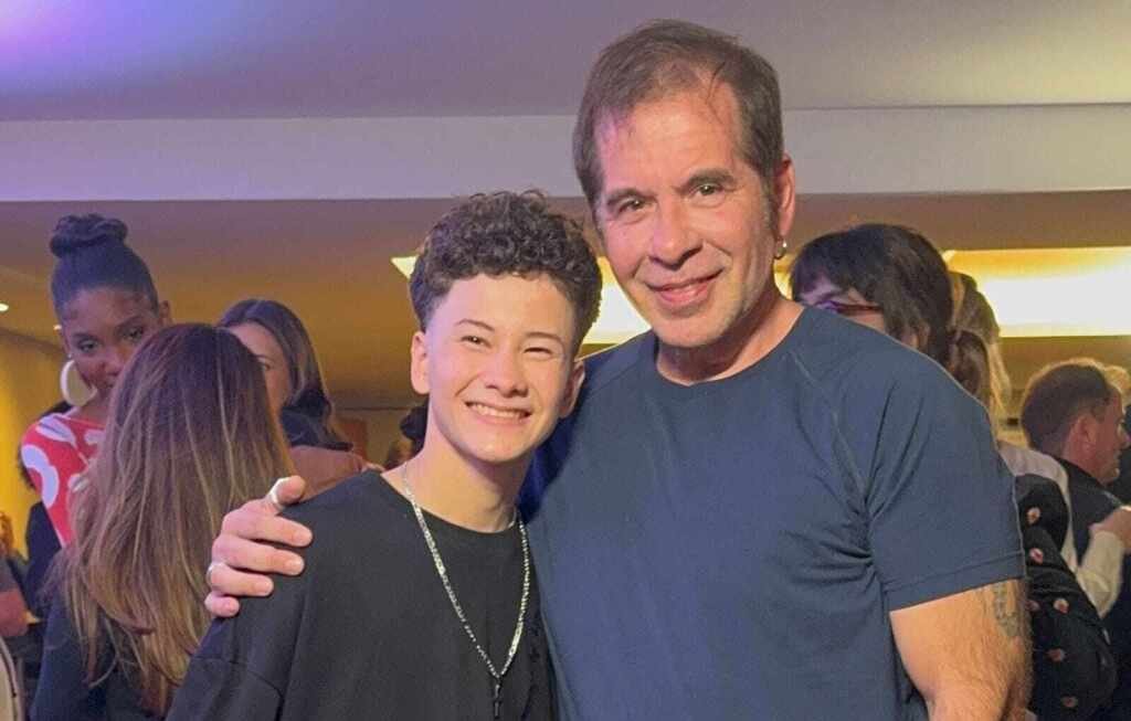 No elenco de "O Rei da Feira", Luiz Xavier participa da pré-estreia ao lado de Leandro Hassum