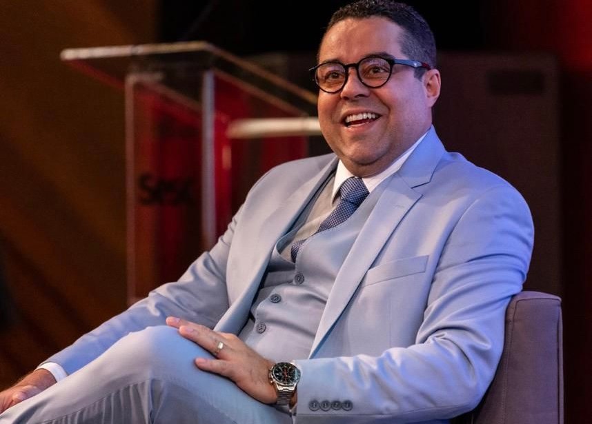 Gustavo Reis: Liderança e Inovação na Defesa da Venda Pública no Brasil