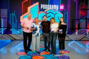 Programa do João agita o fim de noite com Duelo de Gerações e mostra bastidores de A Praça é Nossa