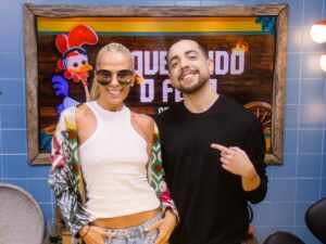 Adriane Galisteu comenta possíveis participantes do reality rural da Record