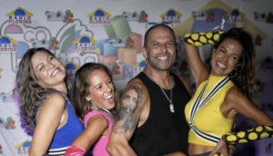 Henri Castelli agita Pompano Beach com Cavaleiros do Forró e É o Tchan