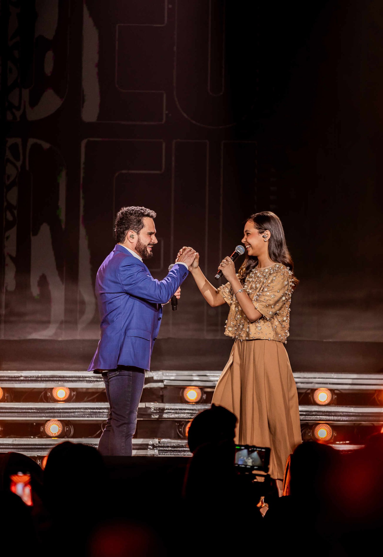 Luciano Camargo lança “Unidos Pela Fé – Vol. 1” com participação de Maria Marçal e Mattos Nascimento 17 DVD LUCIANO 731 scaled