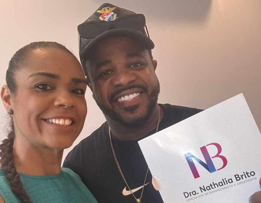 Médica e musa, Nathalia Brito assume acompanhamento de saúde do mestre de bateria da União da Ilha Médica e musa, Nathalia Brito assume acompanhamento de saúde do mestre de bateria da União da Ilha