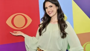 Chris Flores retorna à TV e assina com a Band após quase dois anos afastada