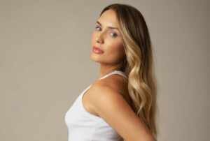 Atriz Bárbara Roterdã comemora estreia no Globoplay e sucesso de “Vermelho Sangue”