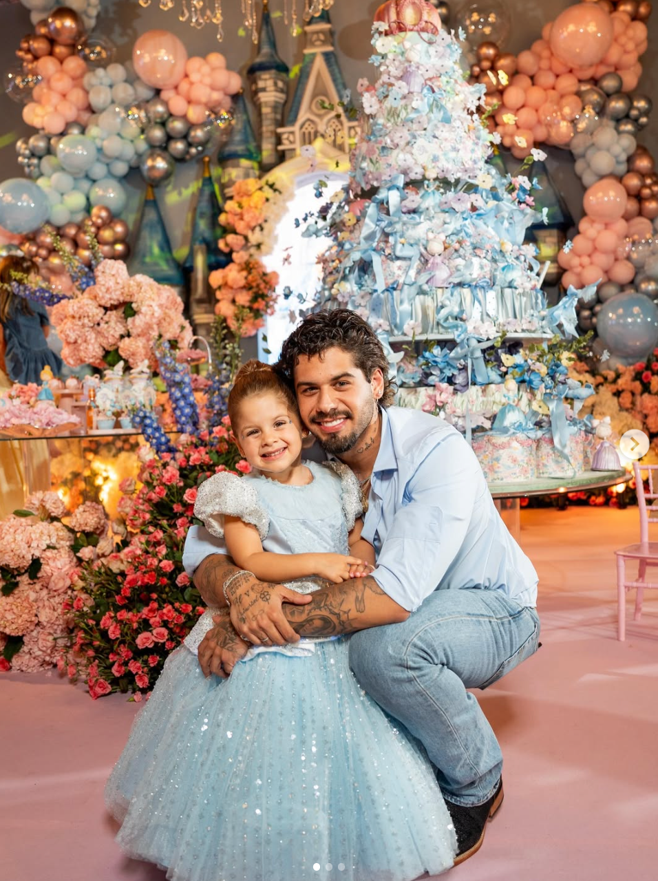 Zé Felipe se derrete pela filha Maria Flor em festa luxuosa de 3 anos com tema Cinderela 17 Foto: Instagram
