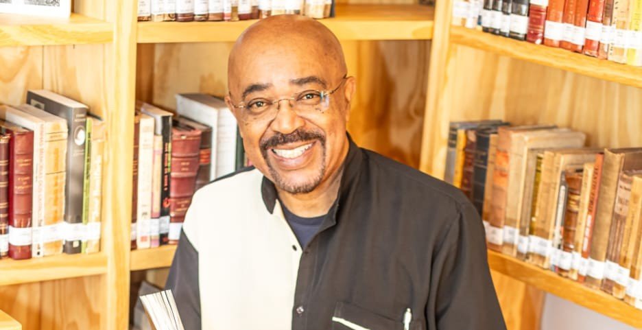 Livro sobre Delcio Carvalho teve mais um lançamento no Rio de janeiro 