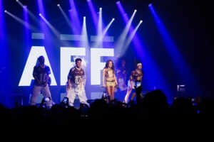 Ana Laura Lopes apresenta música inédita em show no Bar Opinião