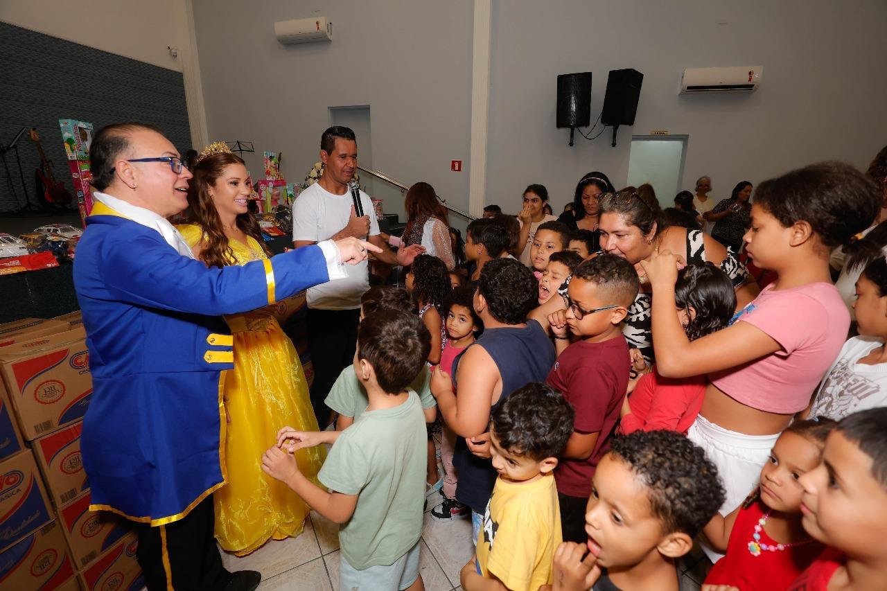 Maria Melilo e Dicesar encantam 100 crianças em ação social no Dia das Crianças 20 IMG 4831