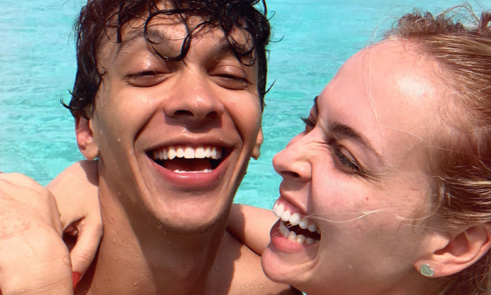 Júlio Cocielo anuncia fim do casamento com Tata Estaniecki após sete anos juntos