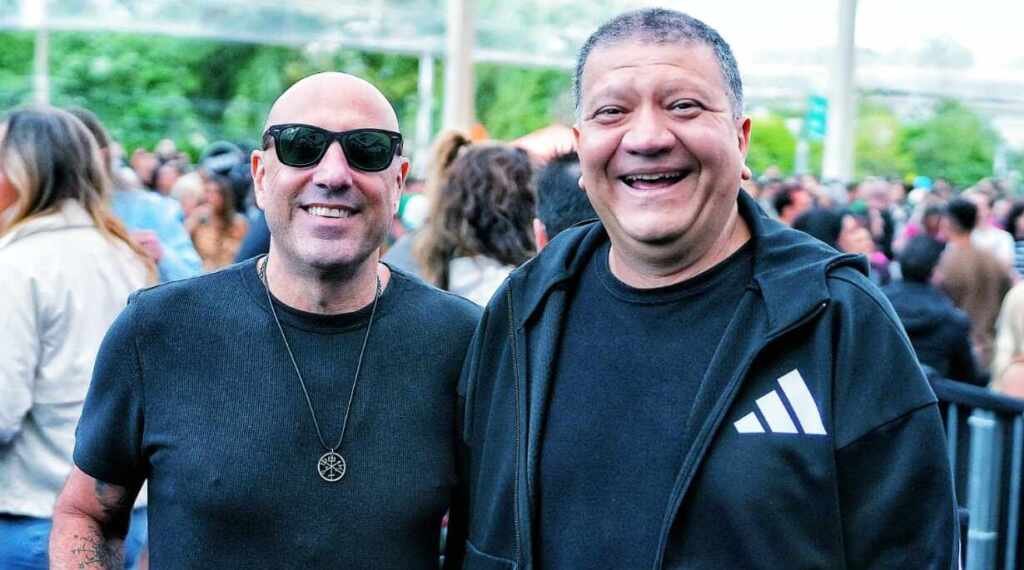 Durval Lelys agita São Paulo com show eletrizante do Bloco Me Abraça na Varanda Estaiada