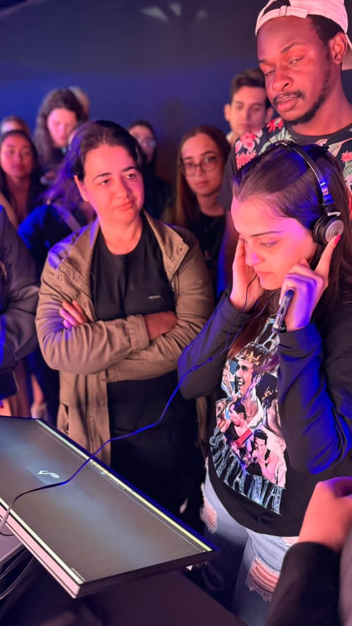 Luan Santana promove imersão inédita em Curitiba com “Registro Histórico – A Experiência” 18 PHOTO 2025 10 23 12 22 03