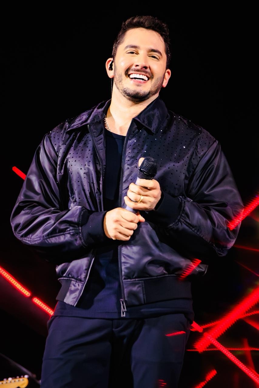 Jonas Esticado celebra 10 anos de carreira com o projeto “Jonas Intense” gravado ao vivo em Recife 17 PHOTO 2025 10 31 16 06 30