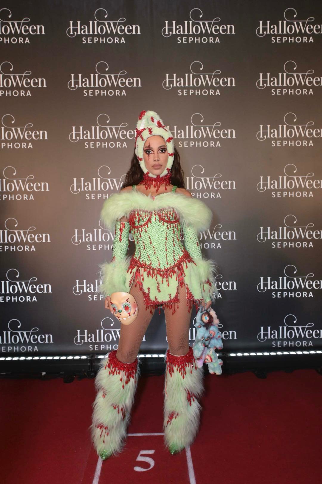 Anitta chegou vestida de "Labubu assassino" no Baile de Halloween da Sephora 19 Anitta - Fotos: Marcelo Bruzzi e Rodrigo Zorzi