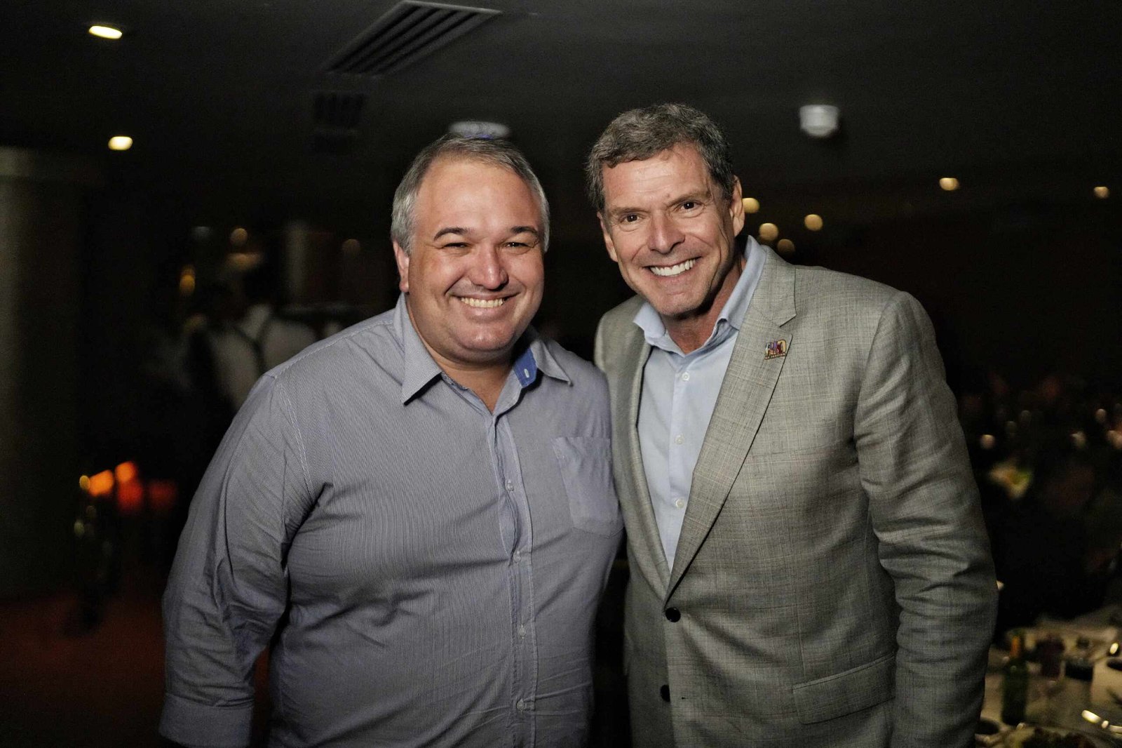 ABAV e SESC promovem jantar no Roxy Dinner Show e encantam convidados com espetáculo