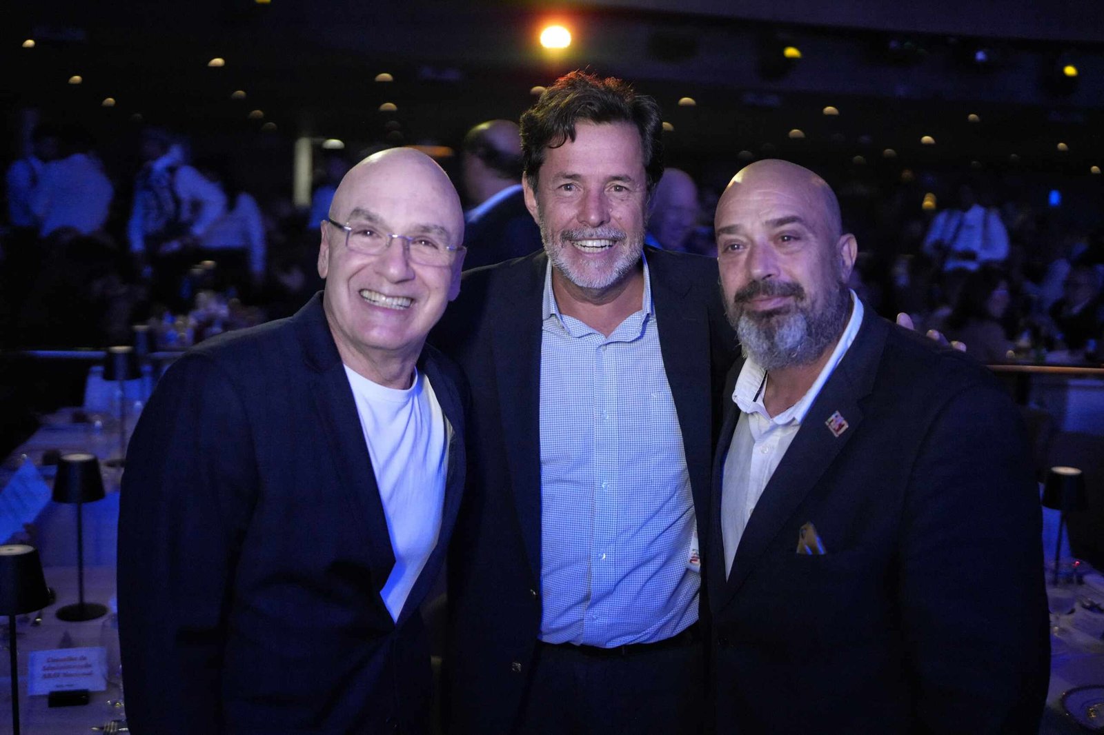 ABAV e SESC promovem jantar no Roxy Dinner Show e encantam convidados com espetáculo