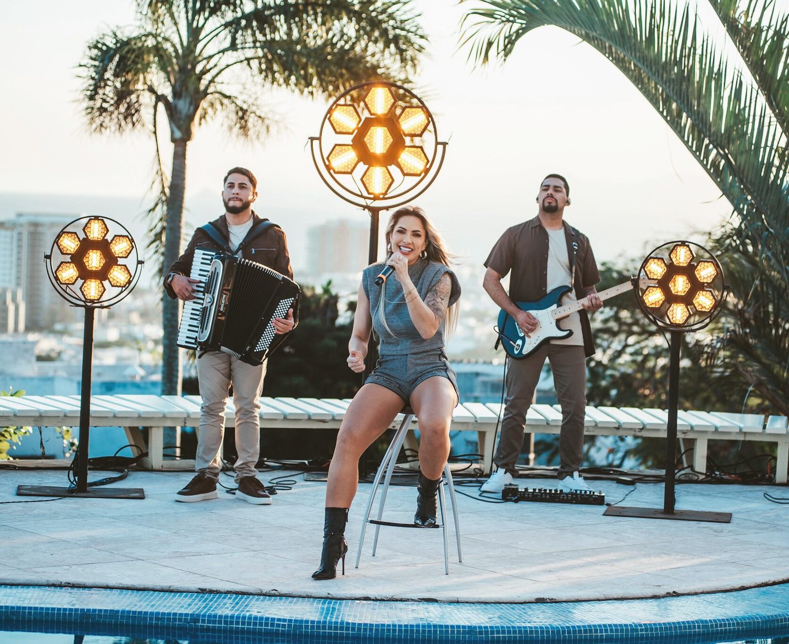 85A5AF2E 7E94 476D BBB7 ACEDA416680E.heic